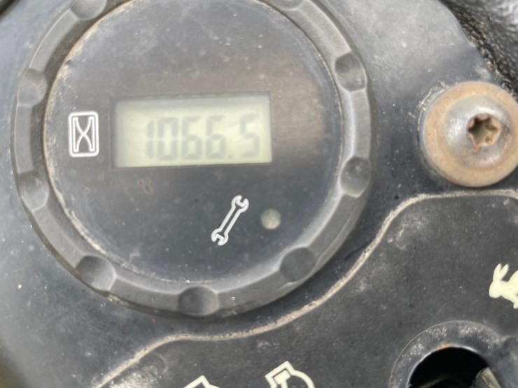 2018-john-deere-z915b-image-16