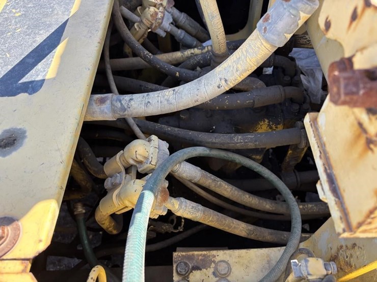 komatsu-pc200-l-image-53