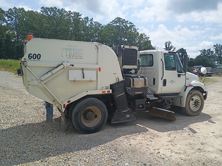 2015-international-durastar-4300-image-10