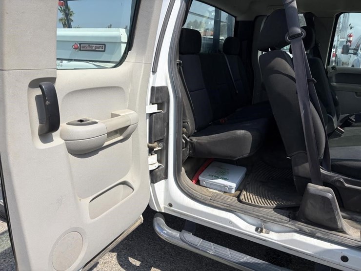 2012-gmc-2500hd-image-10