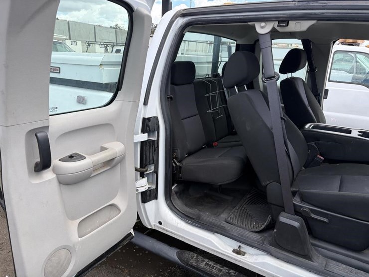 2012-gmc-2500hd-image-10