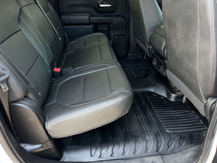 2021-chevrolet-silverado-2500-image-24