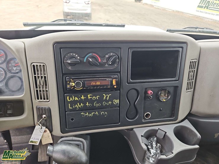 2011-international-durastar-4300-image-18