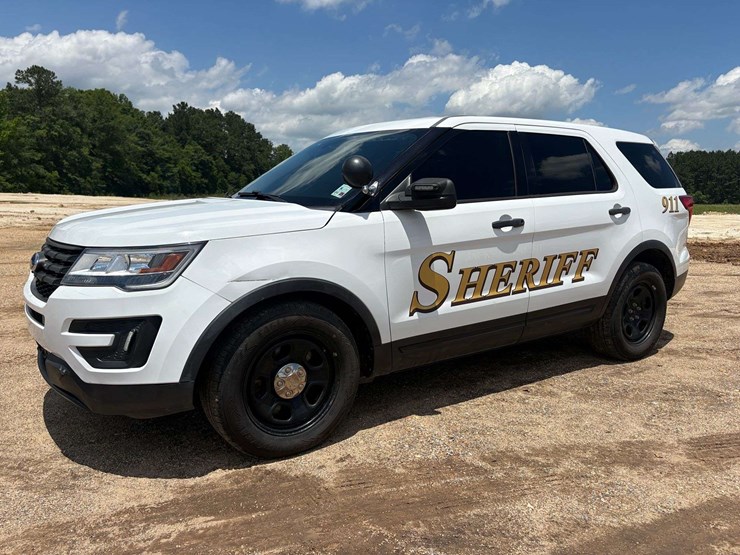 2017-ford-explorer-police-interceptor-image-1