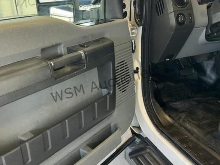 2016-ford-f550-image-26