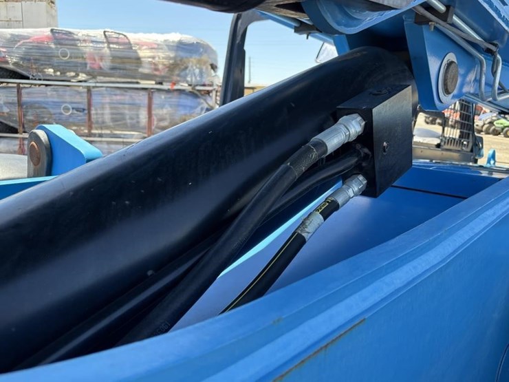 2019-genie-gth844-image-43
