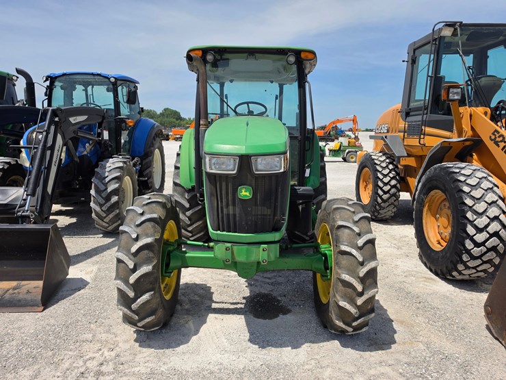 2013-john-deere-5100e-image-2