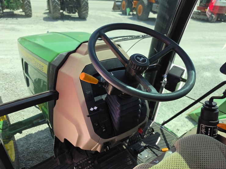 2023-john-deere-5067e-image-16