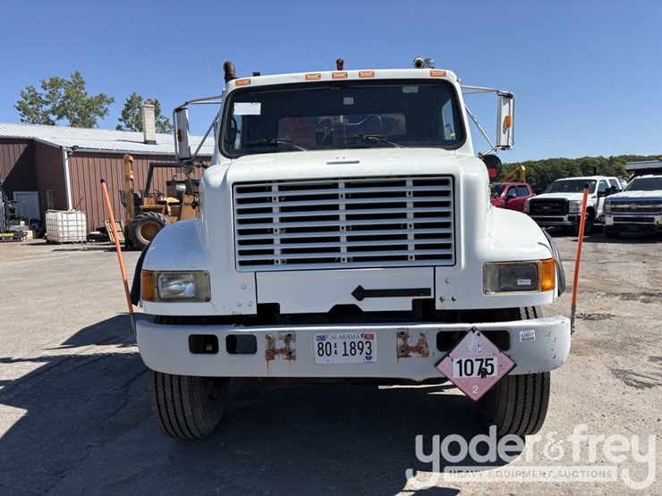 1995-international-4900-image-2