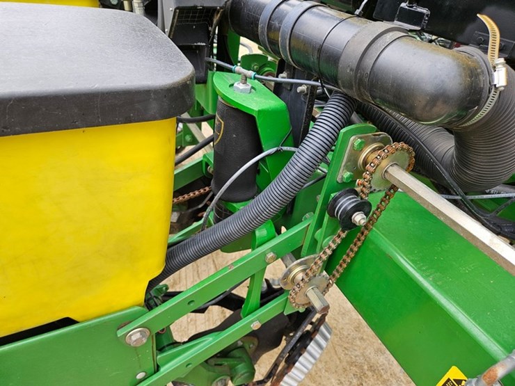john-deere-7200-image-63