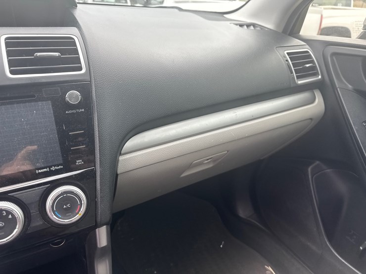 2016-subaru-forester-image-33
