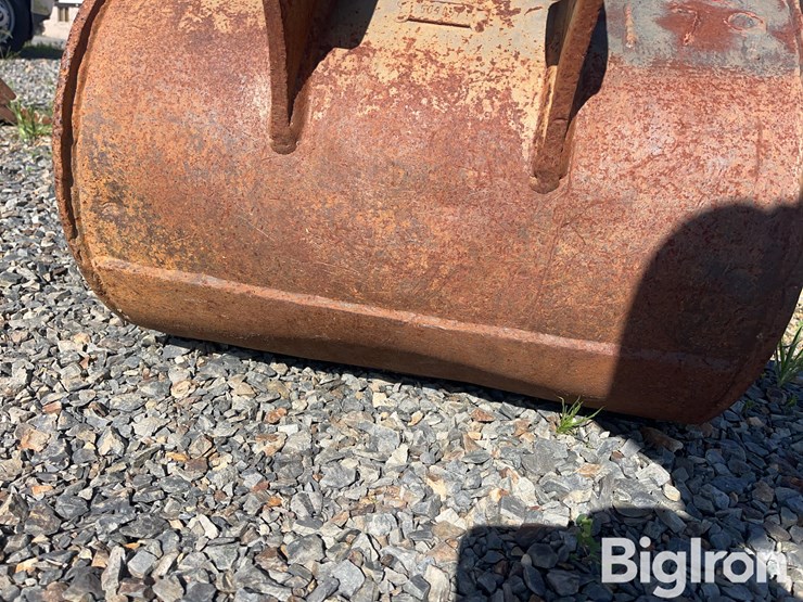 geith-23"-backhoe-bucket-image-14