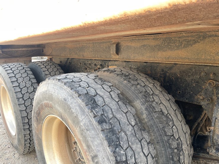 #1328-•-2008-freightliner-dump-truck-(has-mn-title)-image-9