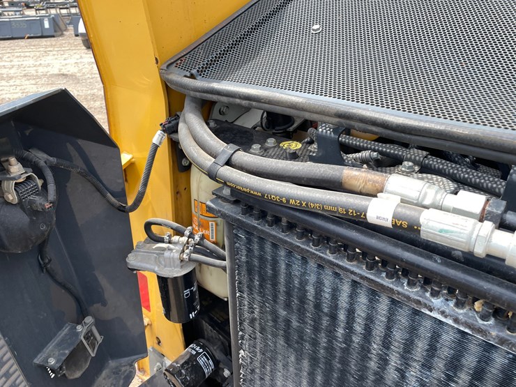 #1087-•-john-deere-319gr-skid-steer-image-9