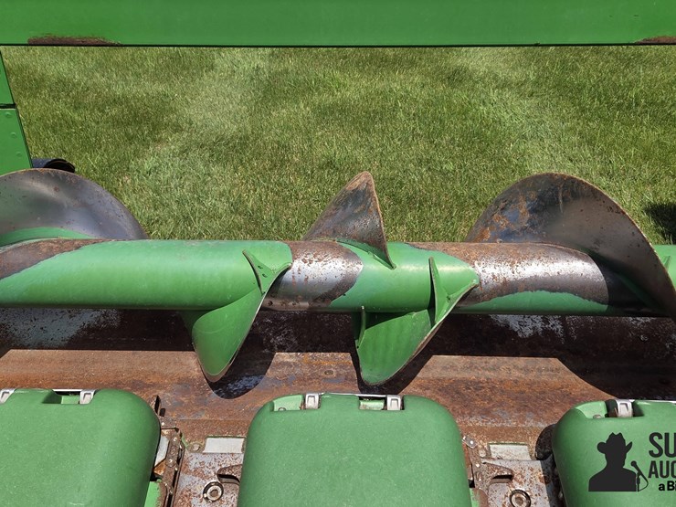 2011-john-deere-608c-image-15
