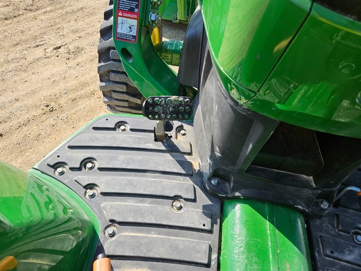 john-deere-4052m-image-28