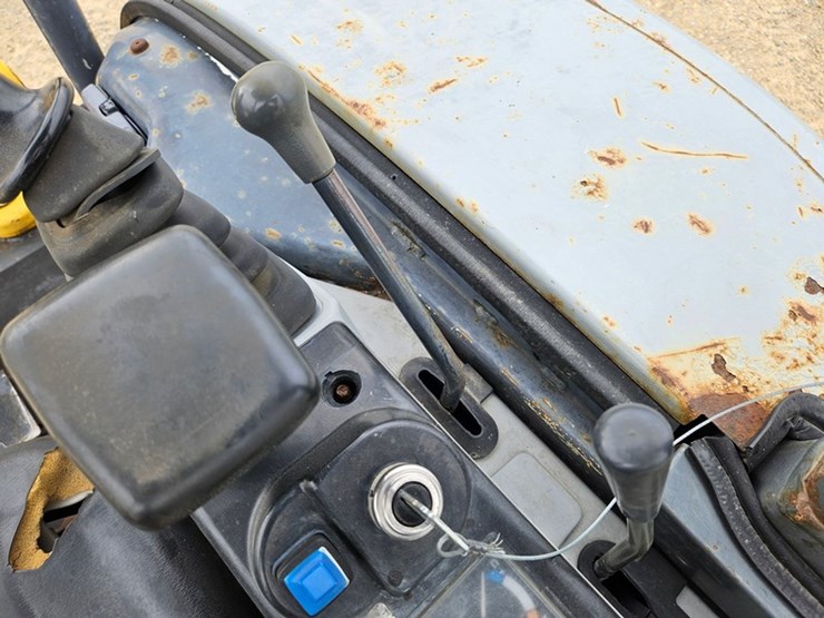 new-holland-e35sr-image-29