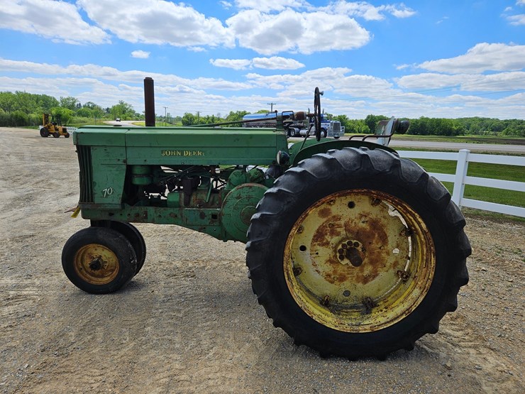john-deere-70-image-2
