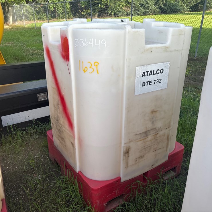 #1639 • 330 GALLON PLASTIC STORAGE OIL TANK