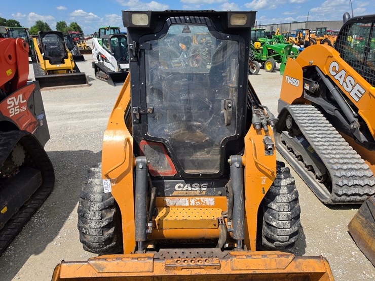 2015-case-sr240-image-4