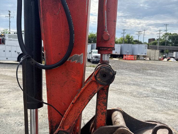 2012-kubota-kx080-3-image-13