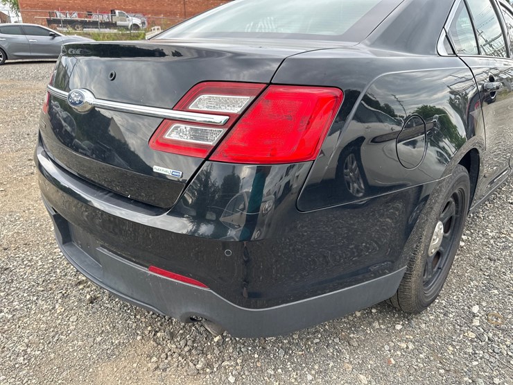#36-•-2018-ford-interceptor-image-22