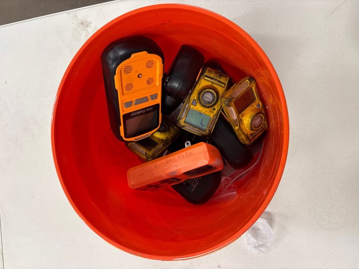 #4020-•-bucket-of-gas-detectors-image-1