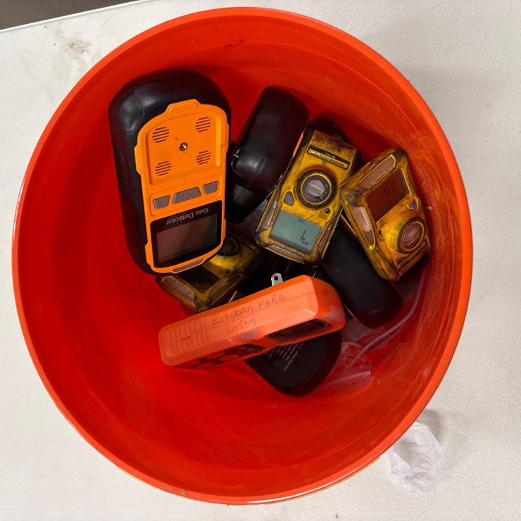 #4020 • BUCKET OF GAS DETECTORS