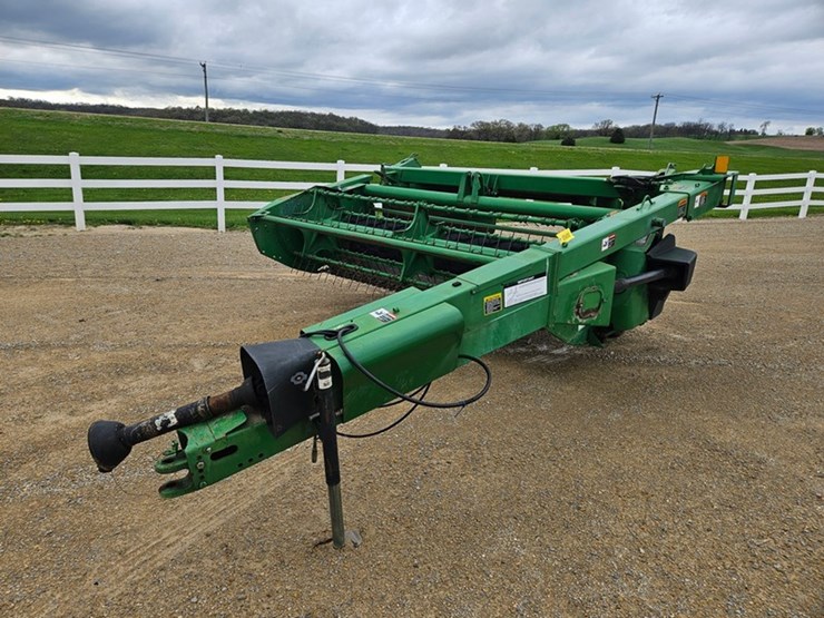 john-deere-820-image-32