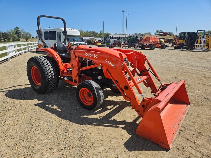 2021-kubota-l4701-image-7