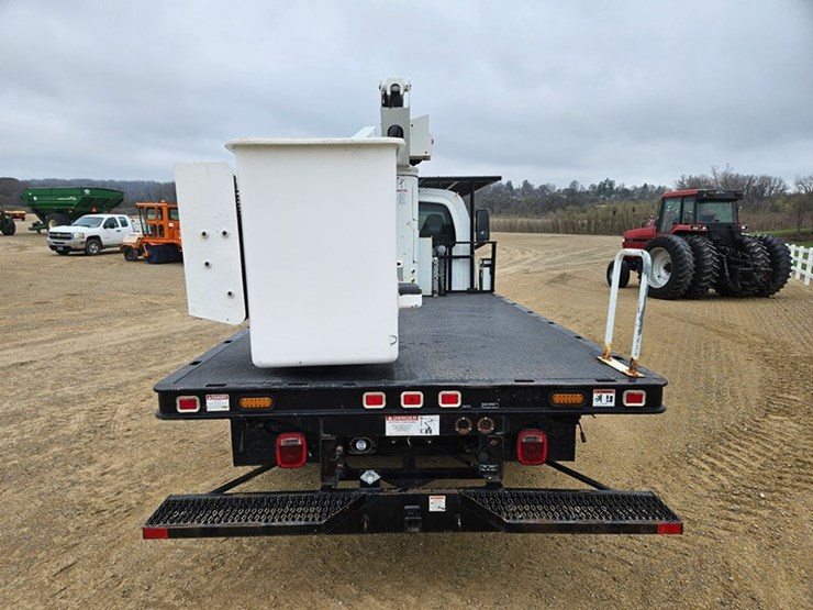 2003-gmc-5500-image-4