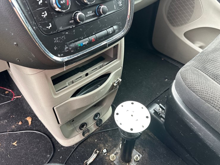 2013-dodge-grand-caravan-image-33