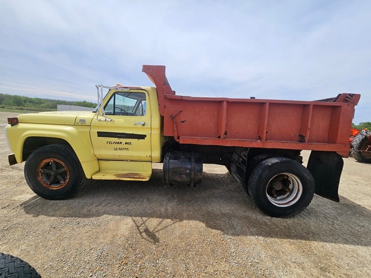 1975-ford-f750-image-38