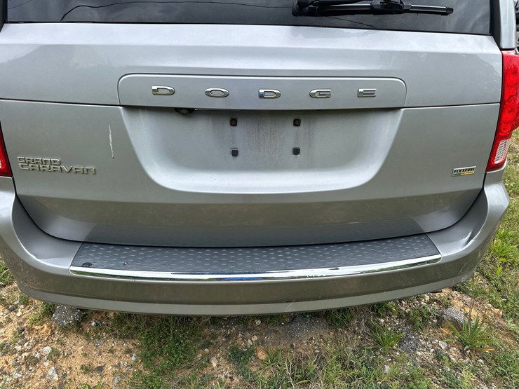 2013-dodge-grand-caravan-image-26