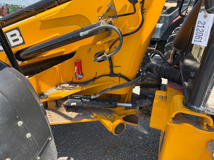 jcb-tm320-image-6