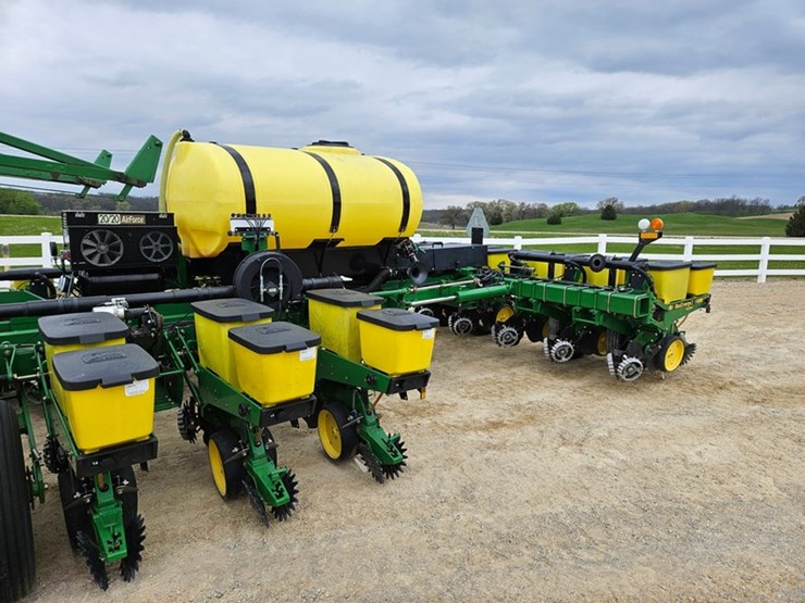 john-deere-7200-image-78