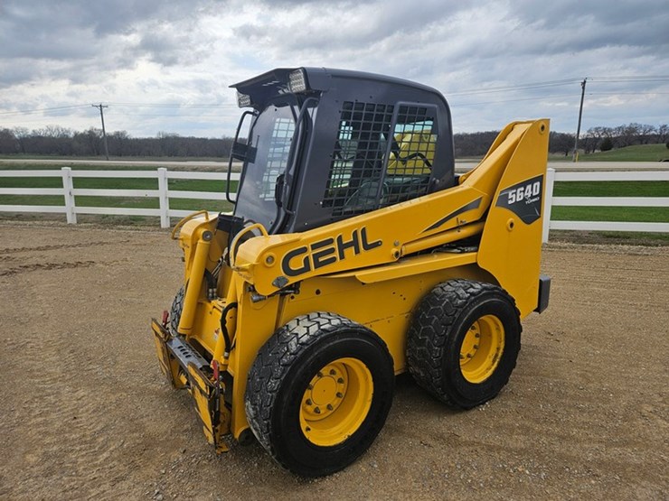 gehl-5640-image-1