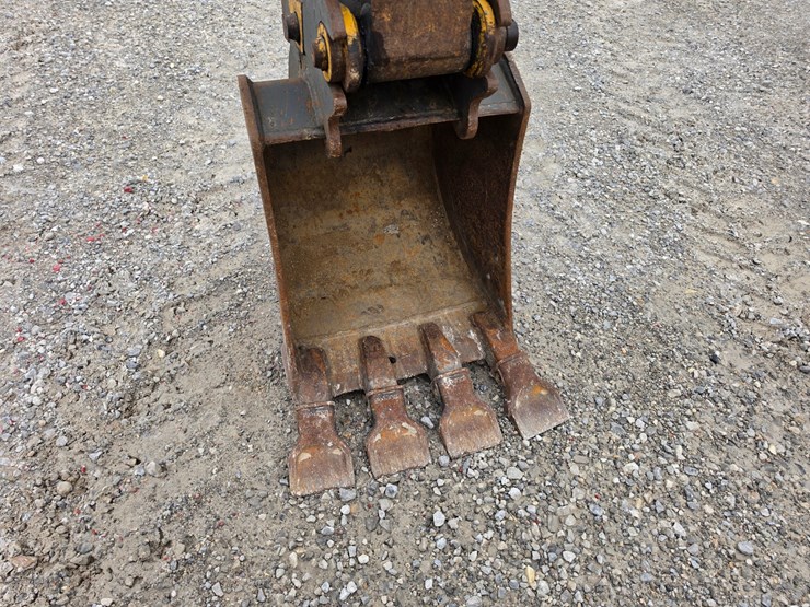 2020-deere-35g-image-6