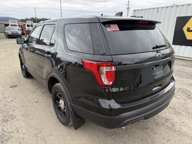 2017-ford-explorer-image-6