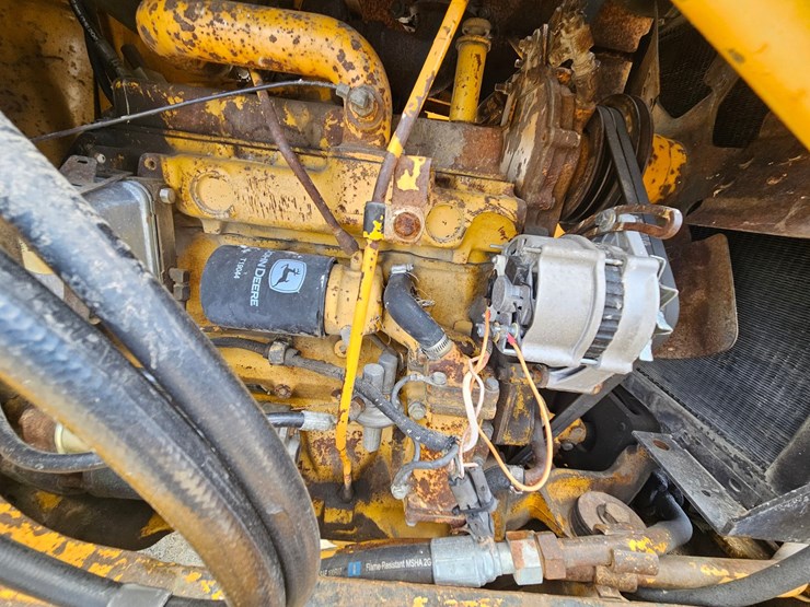 deere-410d-image-14