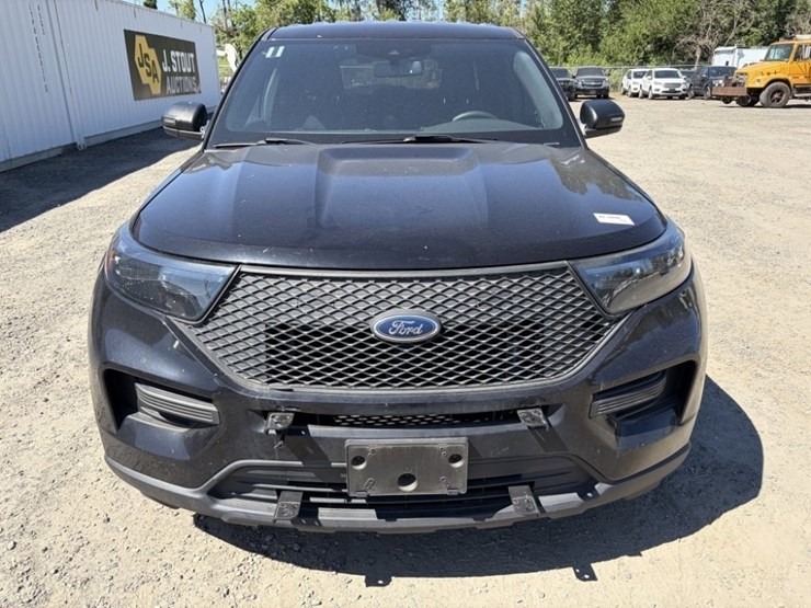 2020-ford-explorer-image-8