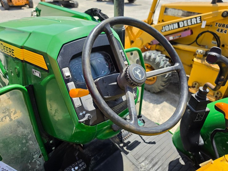 2022-john-deere-5100e-image-19