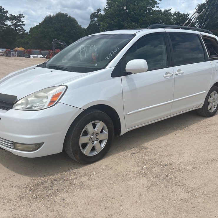 2003 TOYOTA SIENNA