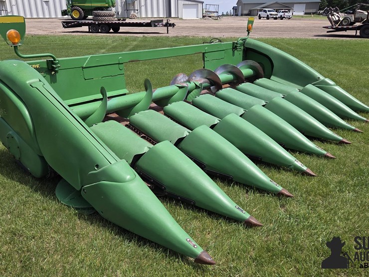 2011-john-deere-608c-image-3