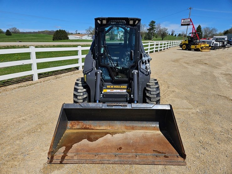 new-holland-l328-image-8