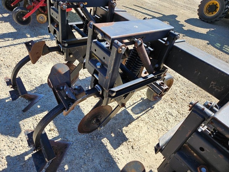 #5078-•-hiniker-3pt-6-row-30"-cultivator-image-19