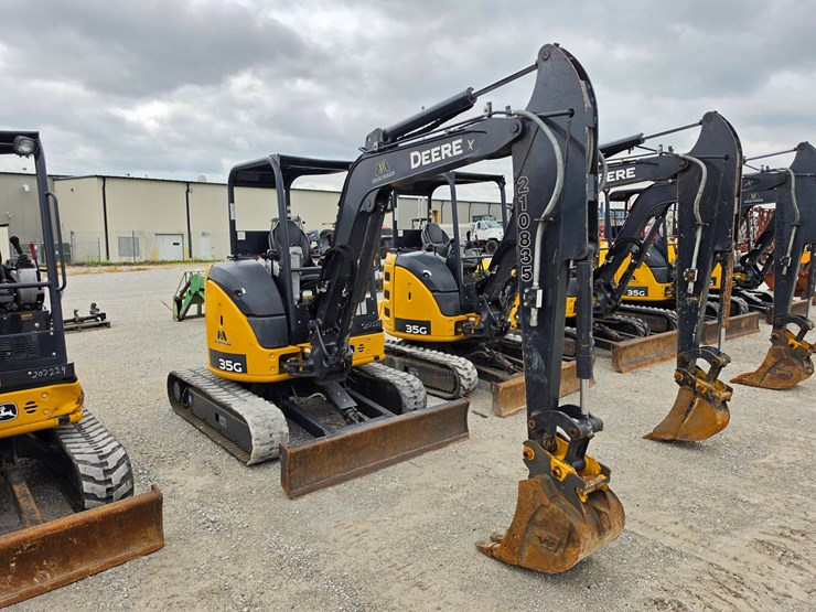 2020-deere-35g-image-24