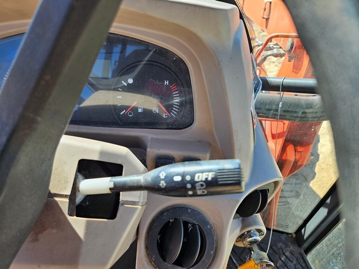 kubota-m7040-image-33