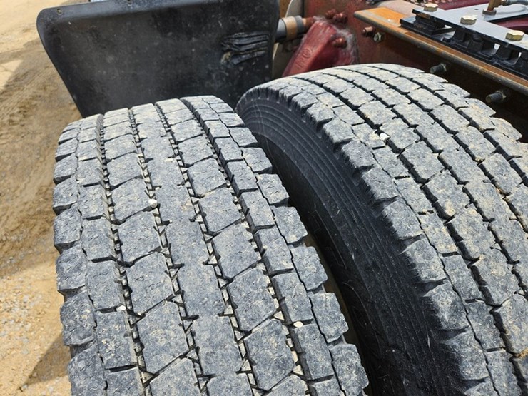 2006-peterbilt-379-image-59