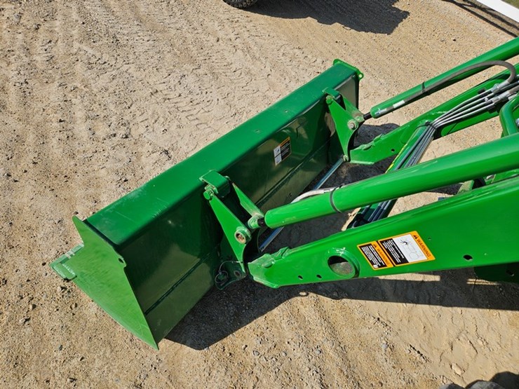 john-deere-4052m-image-10